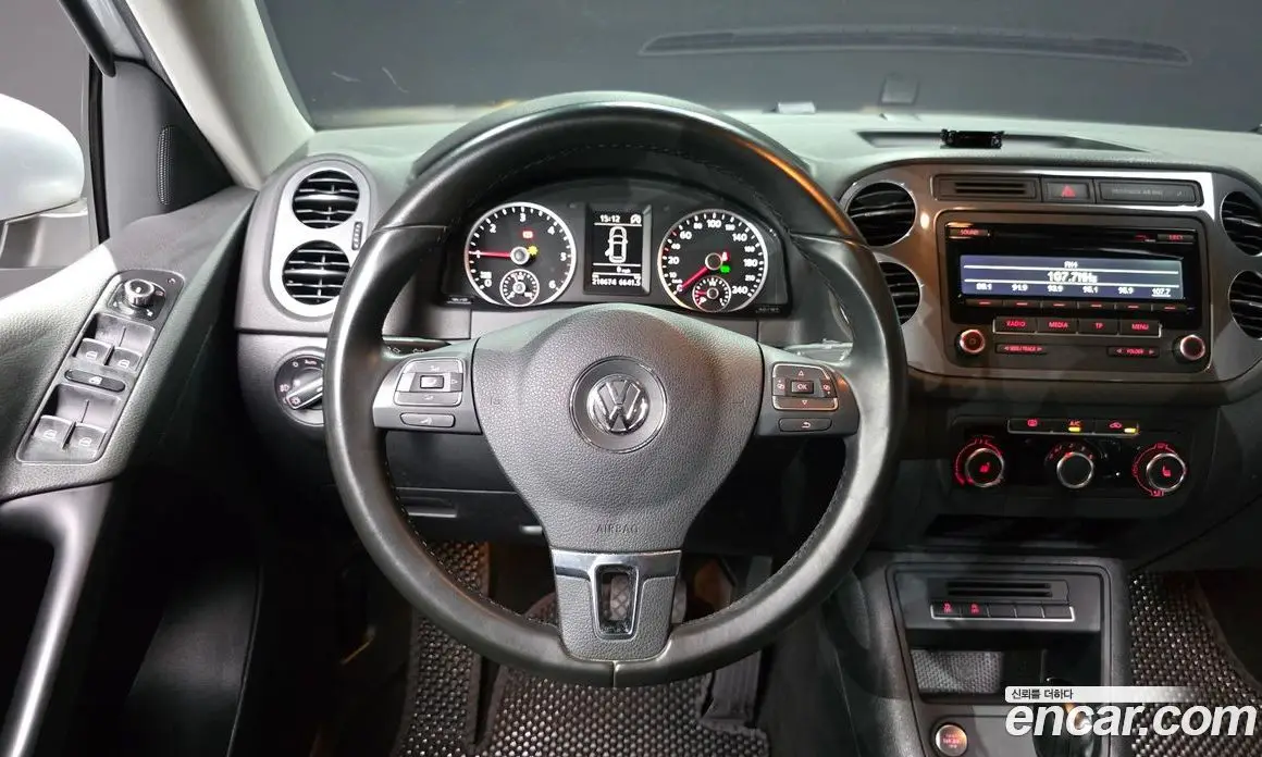 Volkswagen Tiguan 2014 2.0 автомат (гидро), фото 14