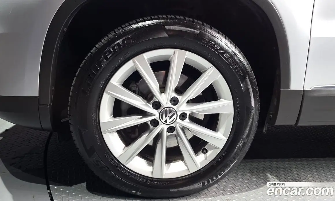 Volkswagen Tiguan 2014 2.0 автомат (гидро), фото 5