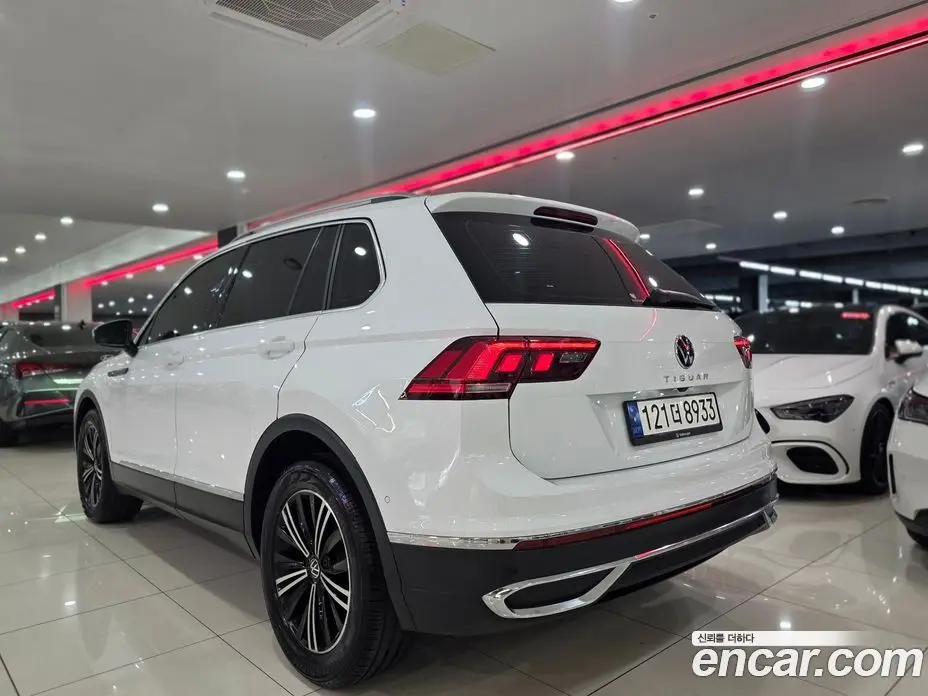Volkswagen Tiguan 2022 2.0 автомат (гидро), фото 4 Volkswagen Tiguan 2022 2.0 автомат (гидро), фото 4