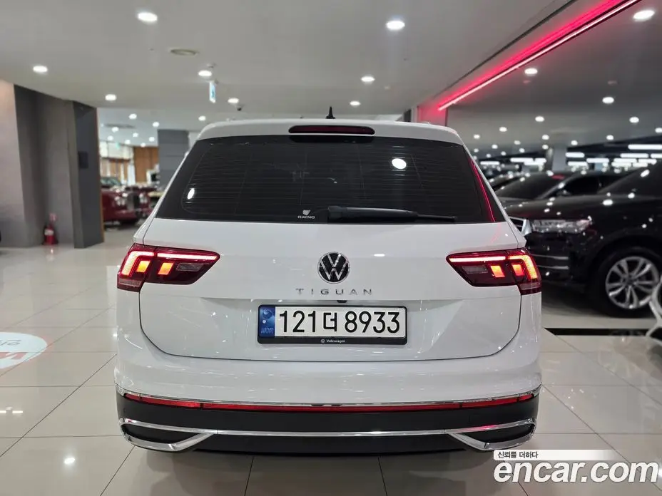 Volkswagen Tiguan 2022 2.0 автомат (гидро), фото 5 Volkswagen Tiguan 2022 2.0 автомат (гидро), фото 5