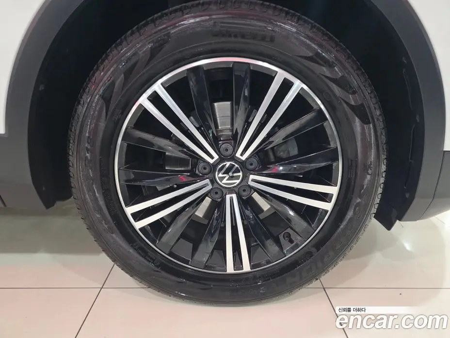 Volkswagen Tiguan 2022 2.0 автомат (гидро), фото 9 Volkswagen Tiguan 2022 2.0 автомат (гидро), фото 9