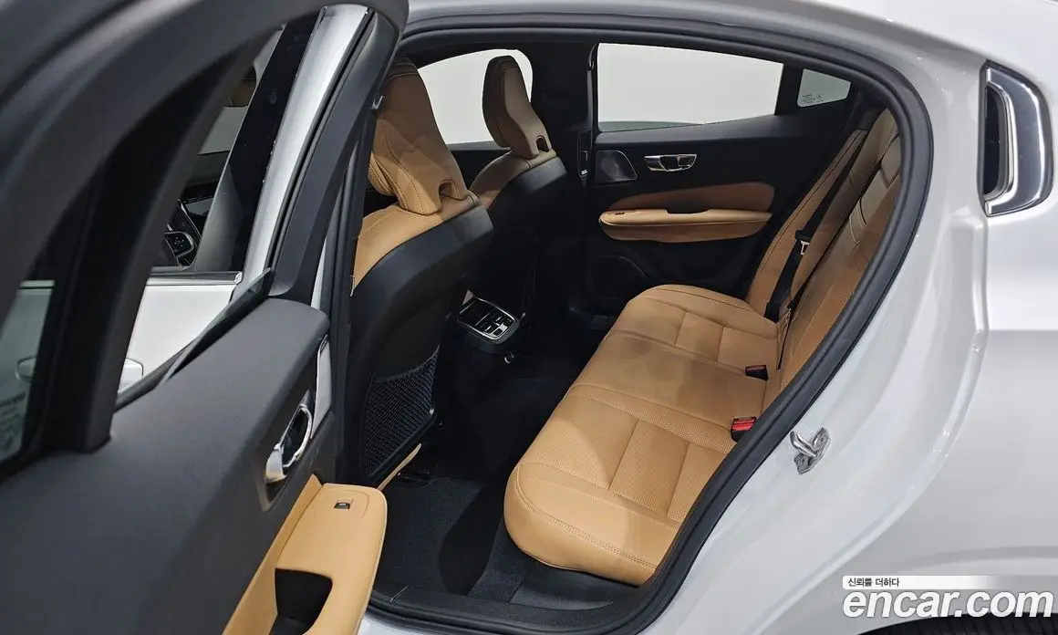 Volvo S60 2020 2.0 автомат (гидро), фото 11 Volvo S60 2020 2.0 автомат (гидро), фото 11
