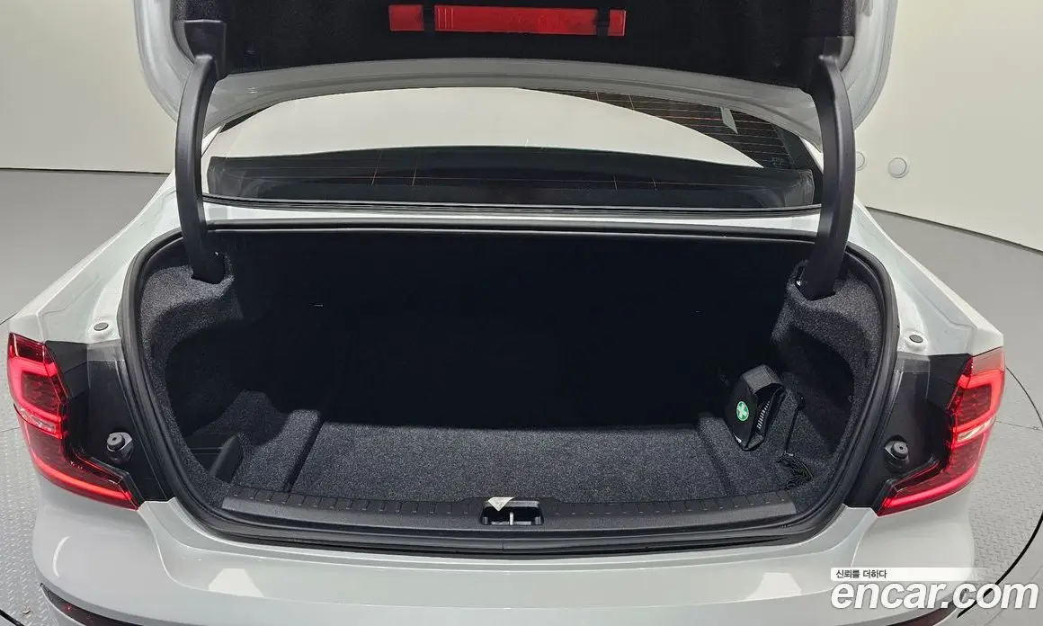Volvo S60 2020 2.0 автомат (гидро), фото 20 Volvo S60 2020 2.0 автомат (гидро), фото 20