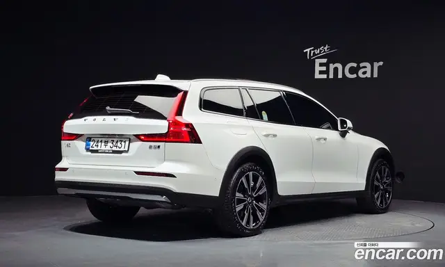 Volvo V60 2025 2.0 автомат (гидро), миниатюра 2