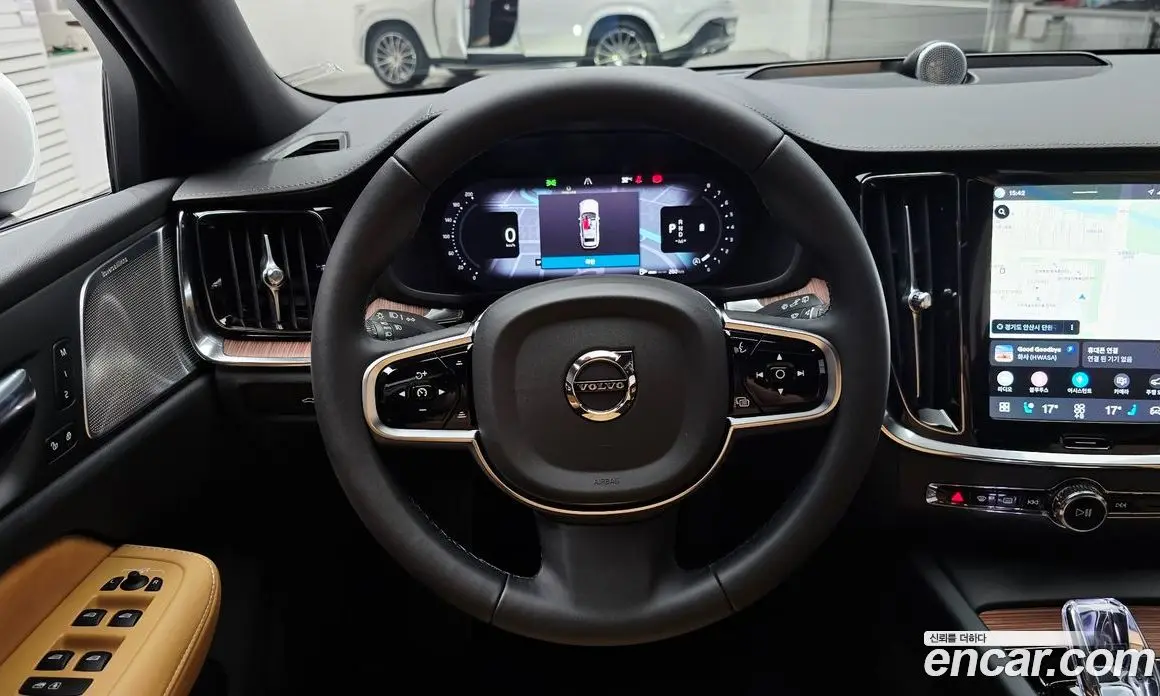 Volvo V60 2025 2.0 автомат (гидро), фото 13