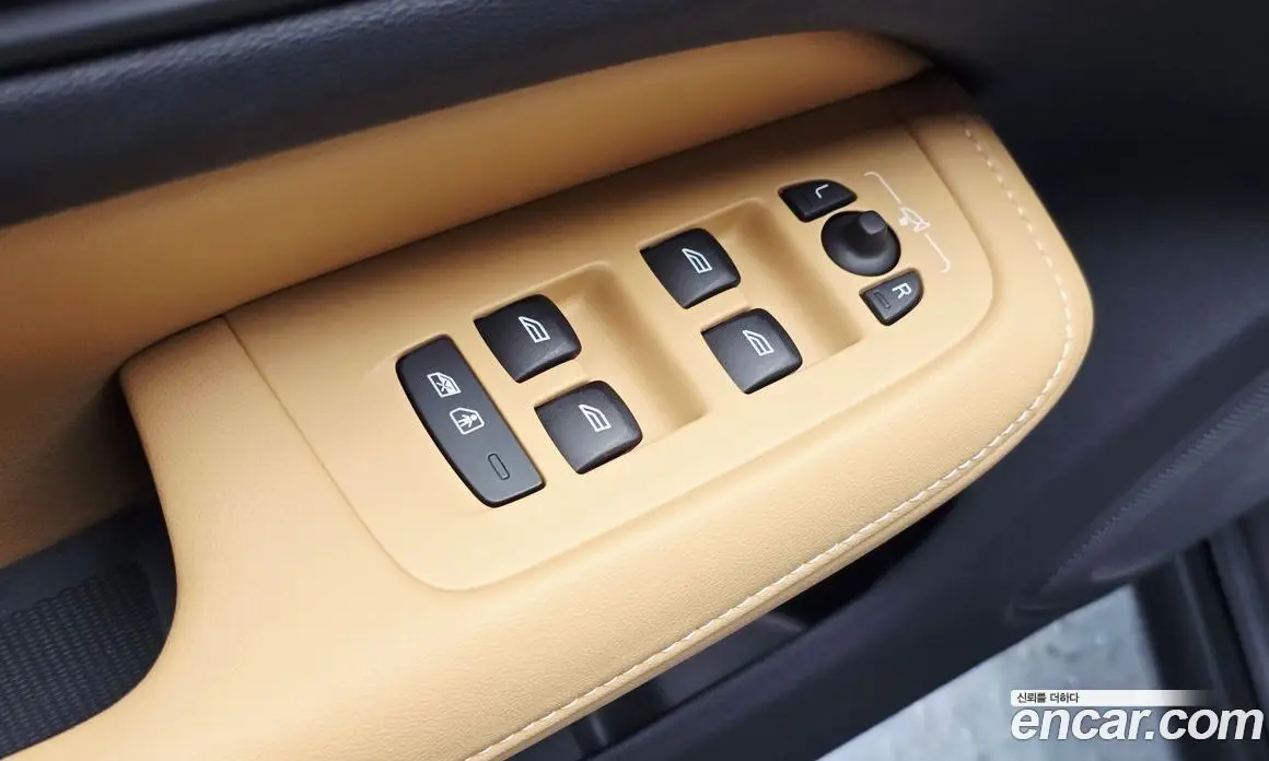 Volvo V60 2025 2.0 автомат (гидро), фото 15