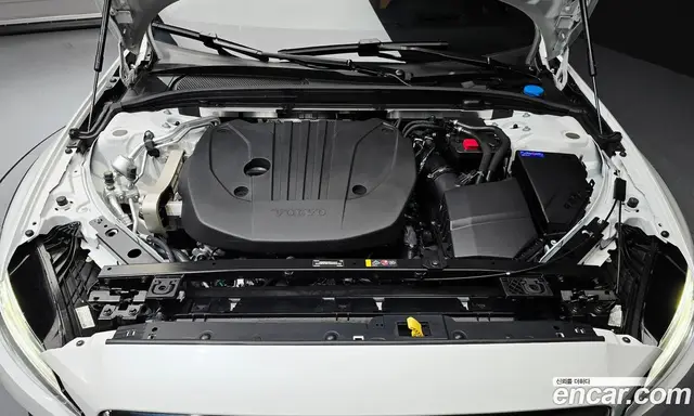 Volvo V60 2025 2.0 автомат (гидро), миниатюра 6