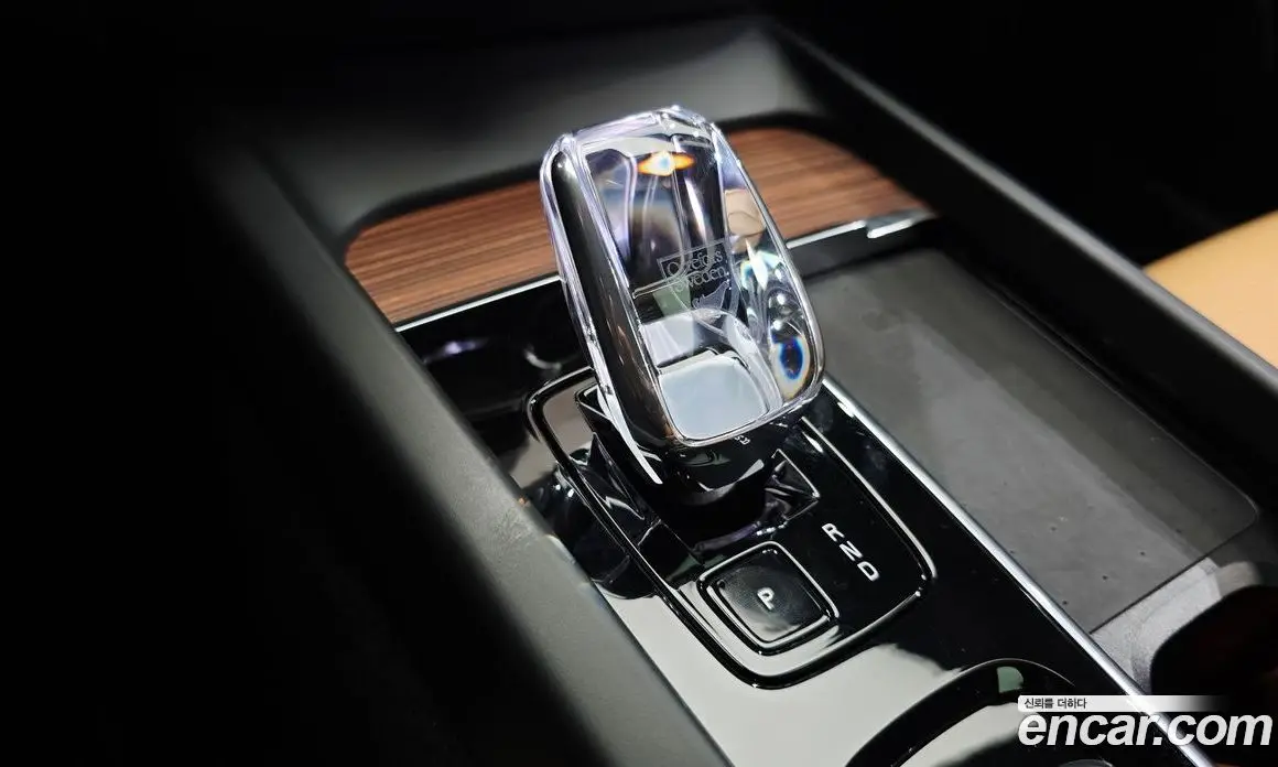 Volvo V60 2025 2.0 автомат (гидро), фото 9