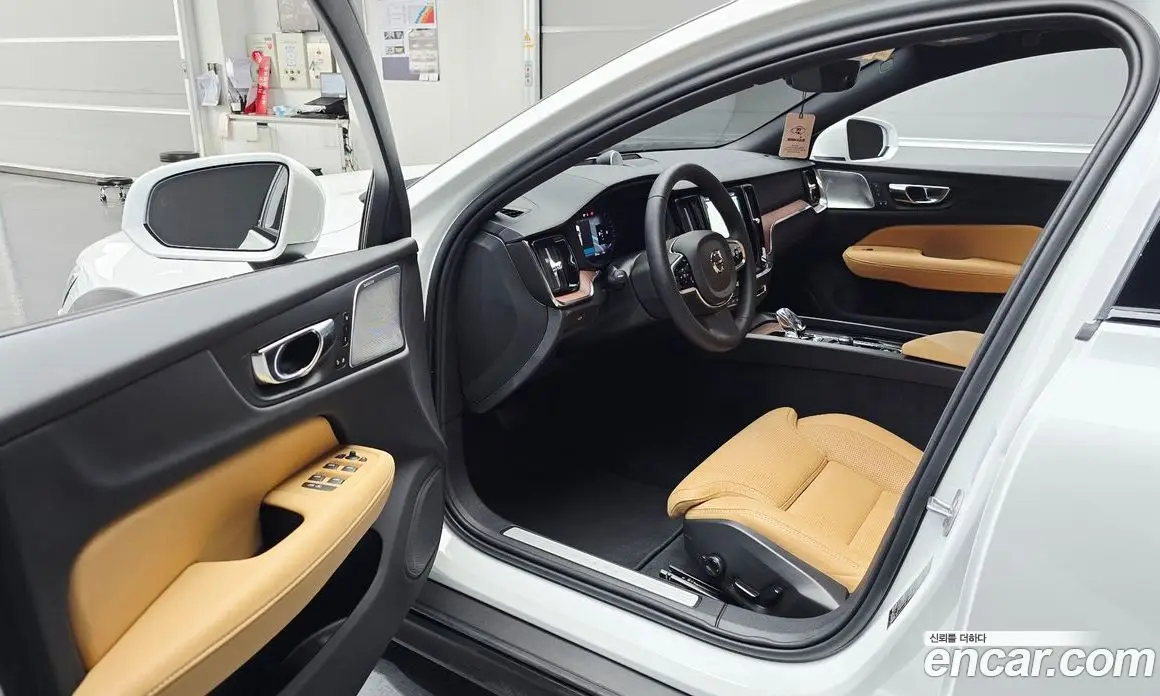 Volvo V60 2025 2.0 автомат (гидро), фото 10