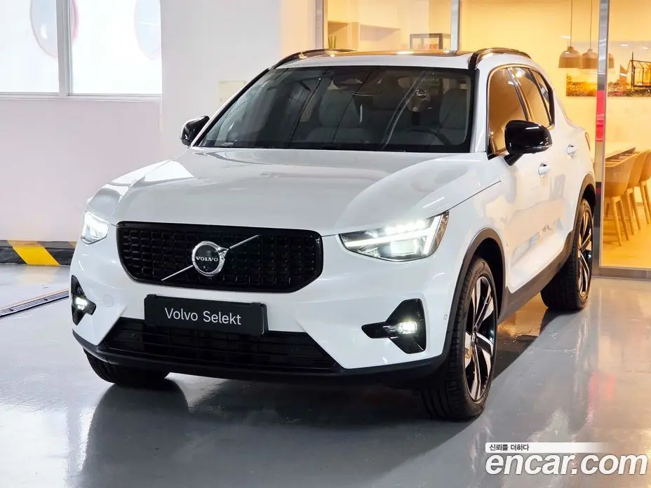 Volvo XC40 2026 2.0 автомат (гидро), фото 1 Volvo XC40 2026 2.0 автомат (гидро), фото 1