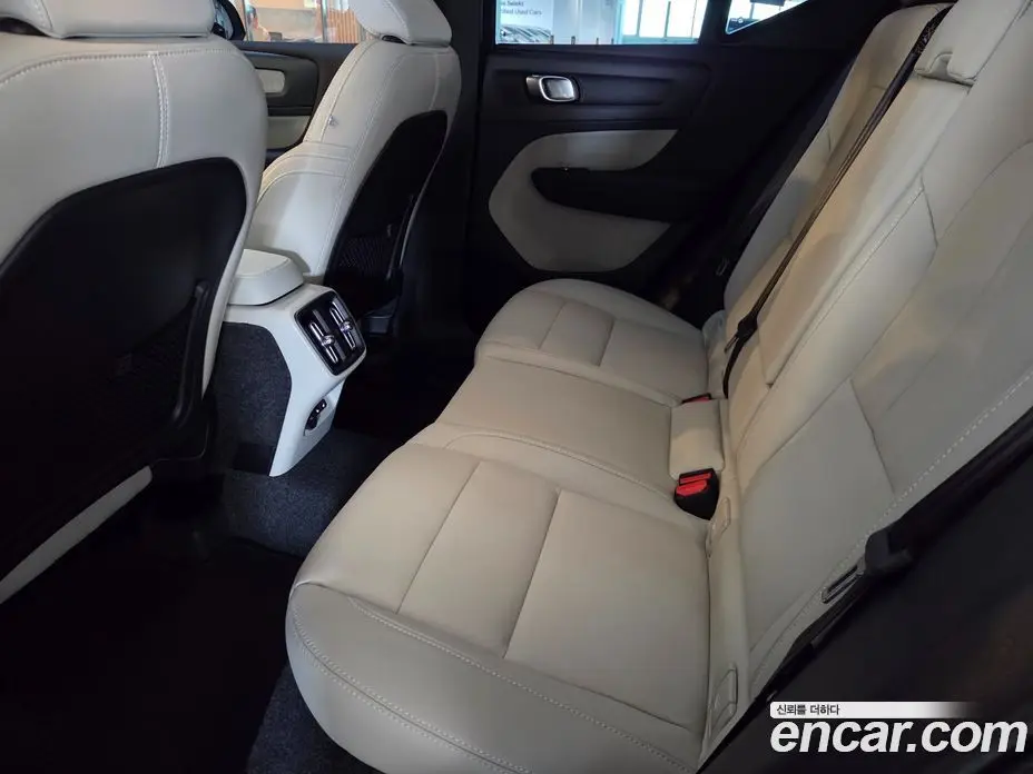 Volvo XC40 2026 2.0 автомат (гидро), фото 11 Volvo XC40 2026 2.0 автомат (гидро), фото 11