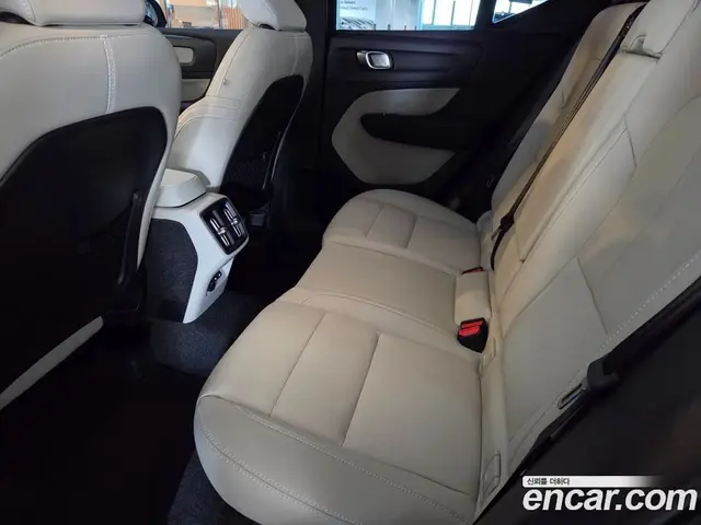 Volvo XC40 2026 2.0 автомат (гидро), миниатюра 11 Volvo XC40 2026 2.0 автомат (гидро), миниатюра 11