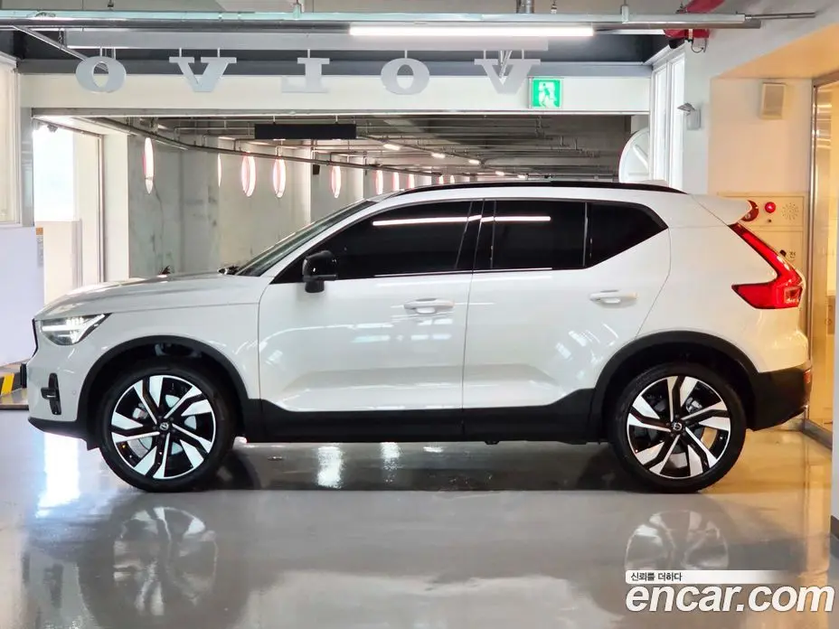 Volvo XC40 2026 2.0 автомат (гидро), фото 20 Volvo XC40 2026 2.0 автомат (гидро), фото 20