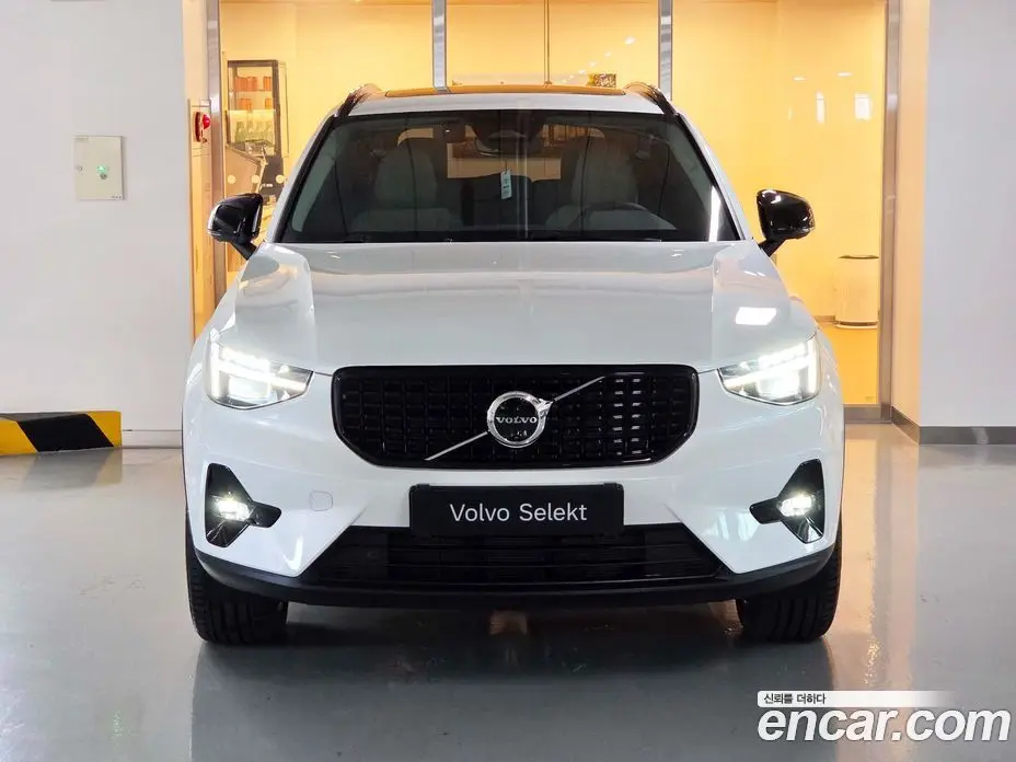 Volvo XC40 2026 2.0 автомат (гидро), фото 3 Volvo XC40 2026 2.0 автомат (гидро), фото 3