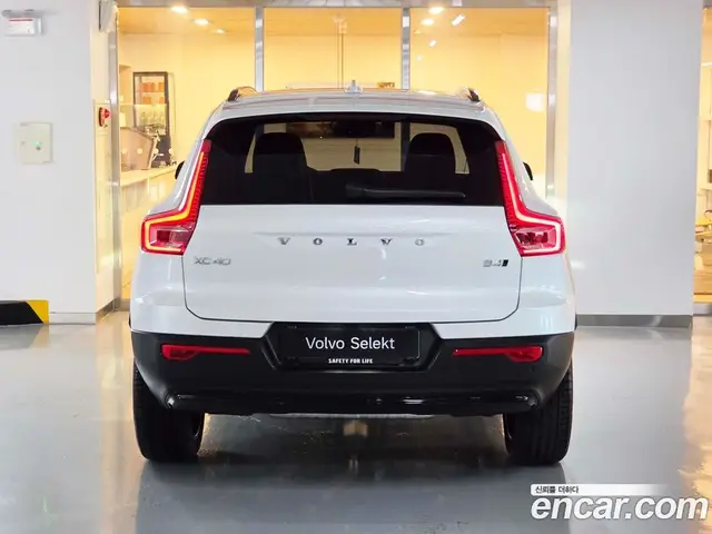Volvo XC40 2026 2.0 автомат (гидро), миниатюра 4 Volvo XC40 2026 2.0 автомат (гидро), миниатюра 4