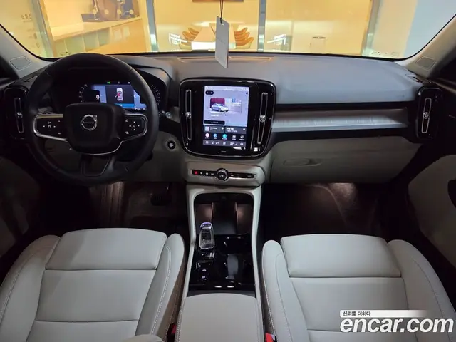 Volvo XC40 2026 2.0 автомат (гидро), миниатюра 7 Volvo XC40 2026 2.0 автомат (гидро), миниатюра 7