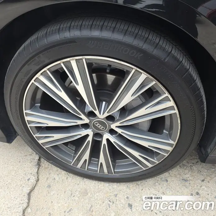 Audi A6 2023 2.0 автомат (гидро), фото 18