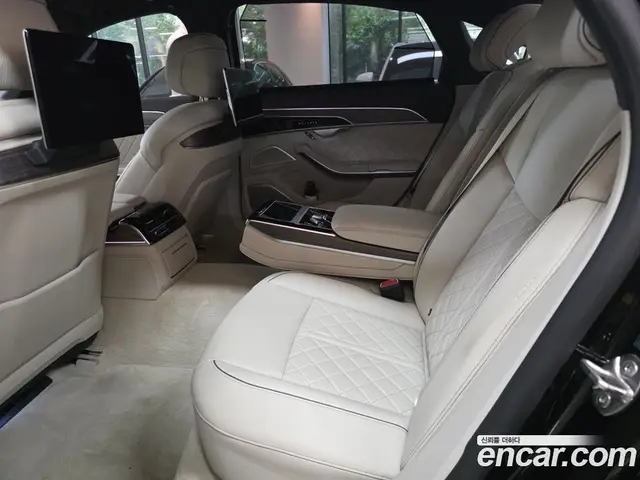 Audi A8 2023 4.0 автомат (гидро), миниатюра 9