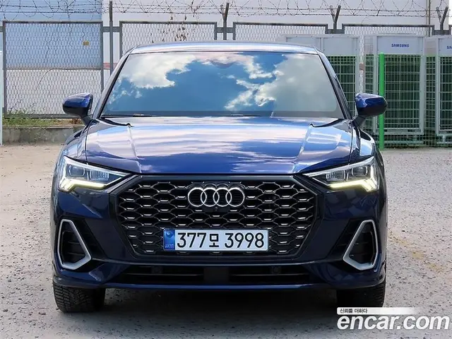 Audi Q3 2023 2.0 автомат (гидро), миниатюра 2