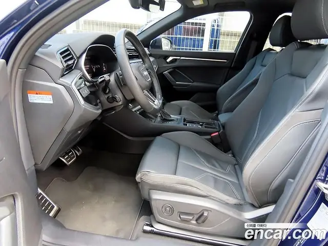 Audi Q3 2023 2.0 автомат (гидро), миниатюра 11