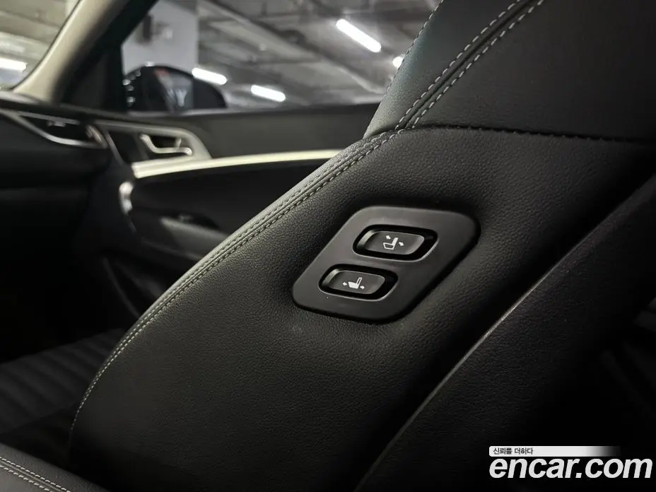 Genesis G70 2019 2.0 автомат (гидро), фото 18 Genesis G70 2019 2.0 автомат (гидро), фото 18