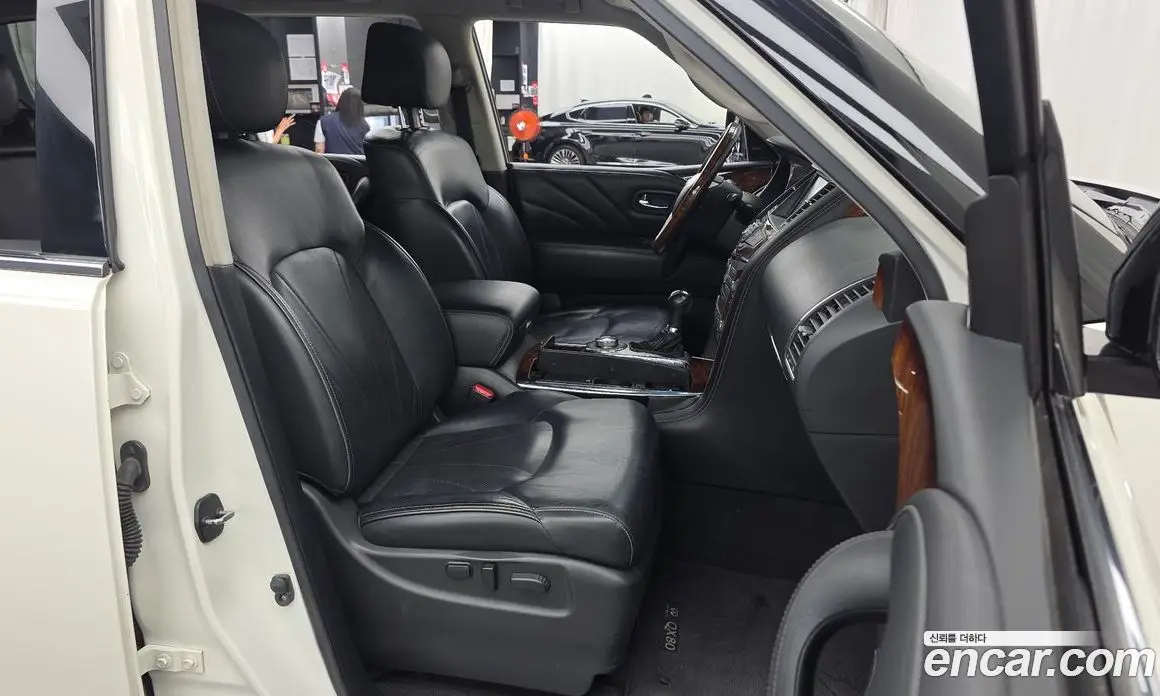 Infiniti QX80 2016 5.6 автомат (гидро), фото 11