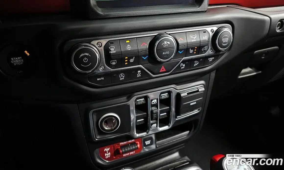 Jeep Wrangler 2018 2.0 автомат (гидро), фото 18