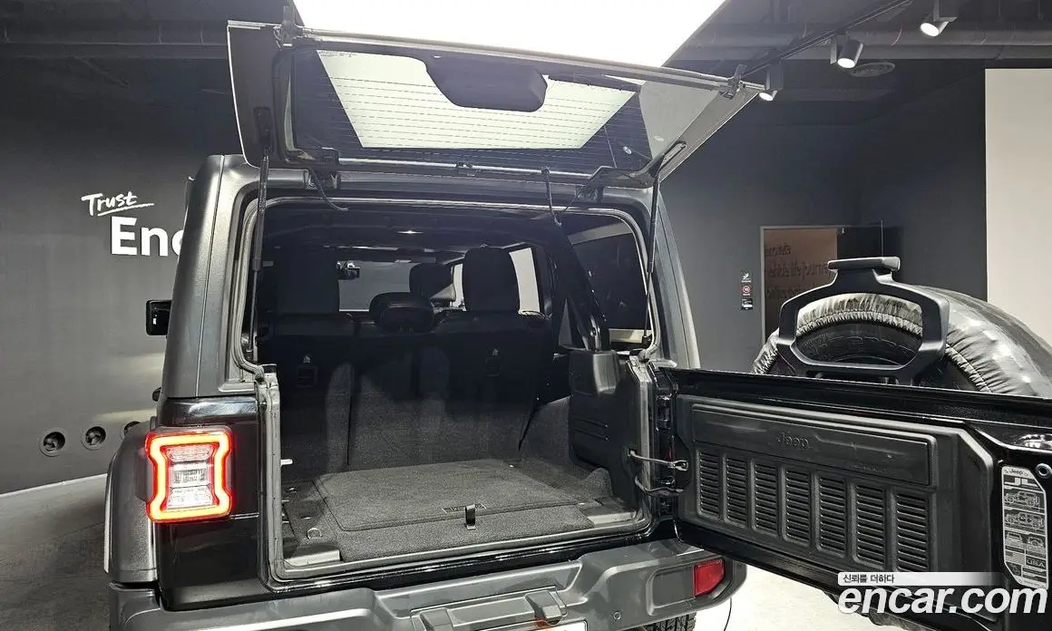 Jeep Wrangler 2018 2.0 автомат (гидро), фото 20