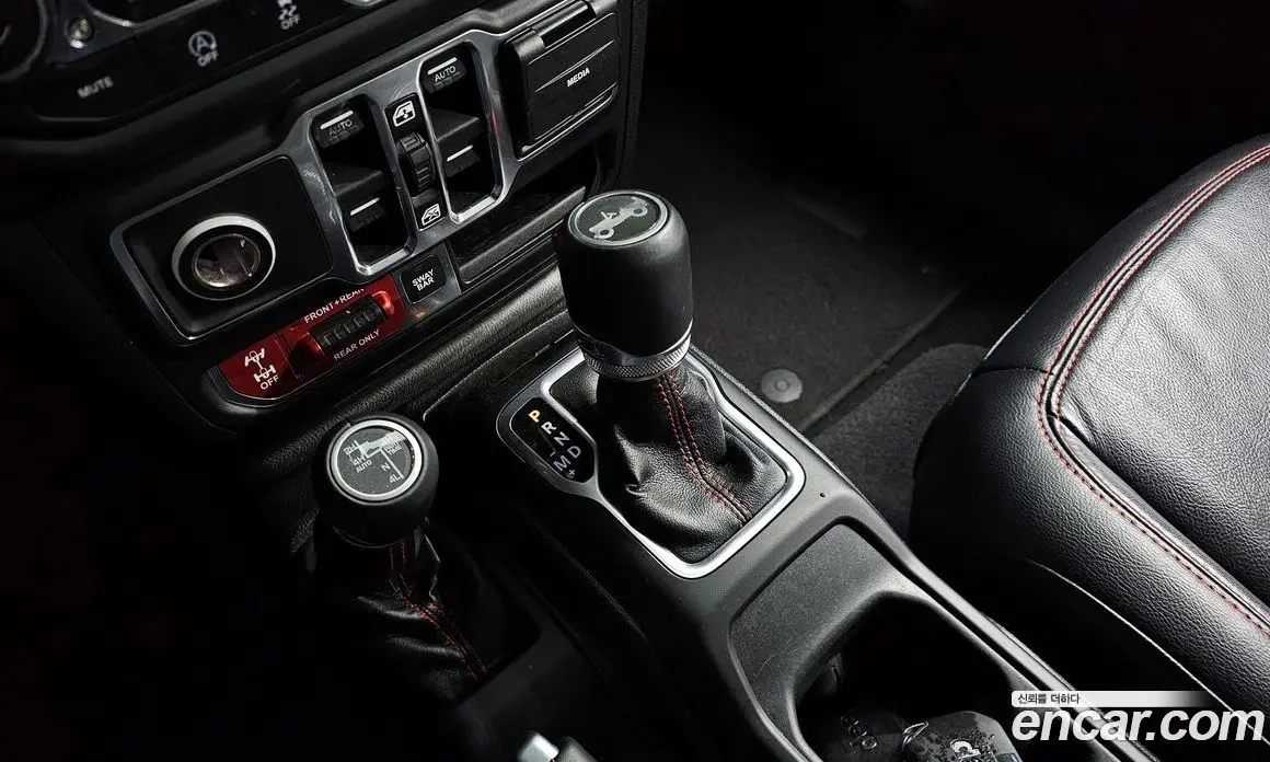 Jeep Wrangler 2018 2.0 автомат (гидро), фото 9