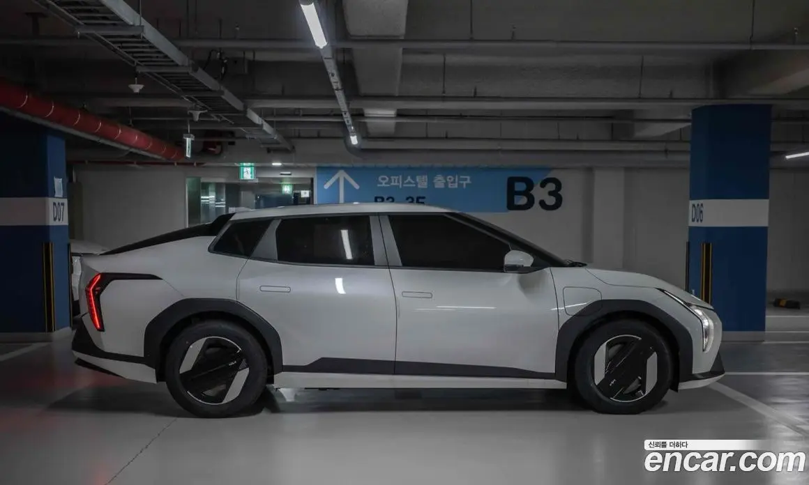 Kia EV4 2026 автомат (гидро), фото 11 Kia EV4 2026 автомат (гидро), фото 11