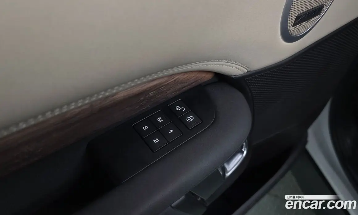 Land Rover Discovery 2019 3.0 автомат (гидро), фото 18