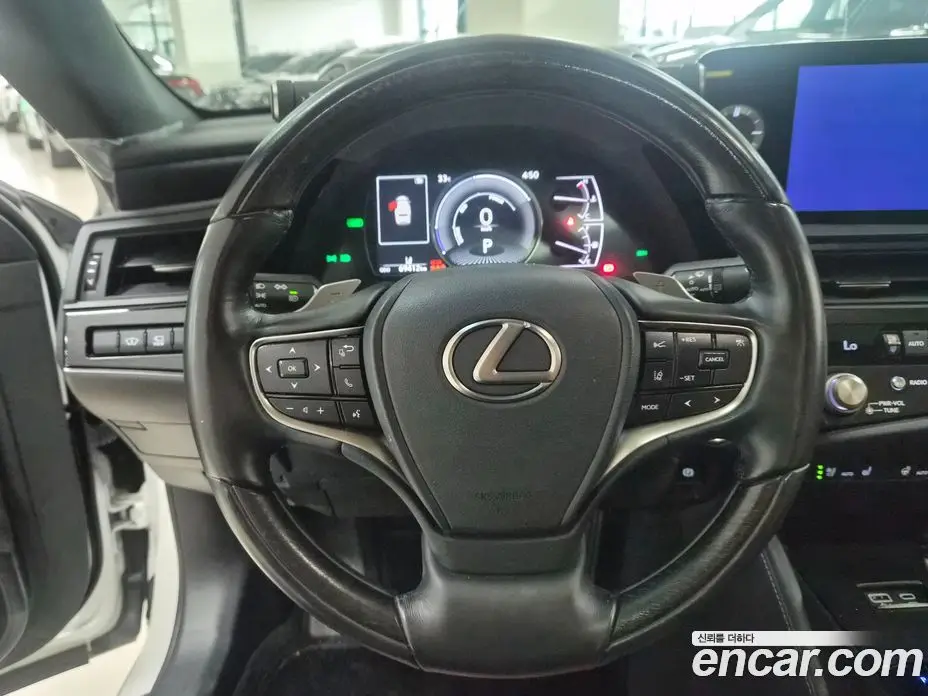Lexus ES 2022 2.5 автомат (гидро), фото 6