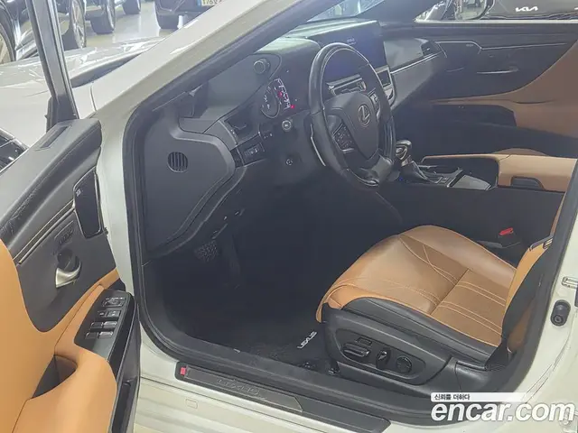 Lexus ES 2022 2.5 автомат (гидро), миниатюра 10