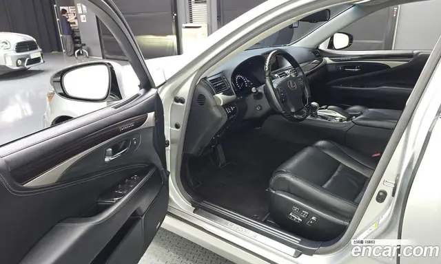 Lexus LS 2016 4.6 автомат (гидро), миниатюра 10