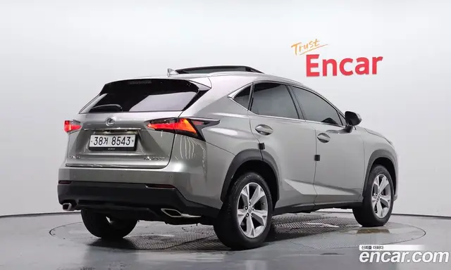 Lexus NX 2017 2.0 автомат (гидро), миниатюра 2