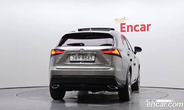 Lexus NX 2017 2.0 автомат (гидро), миниатюра 4