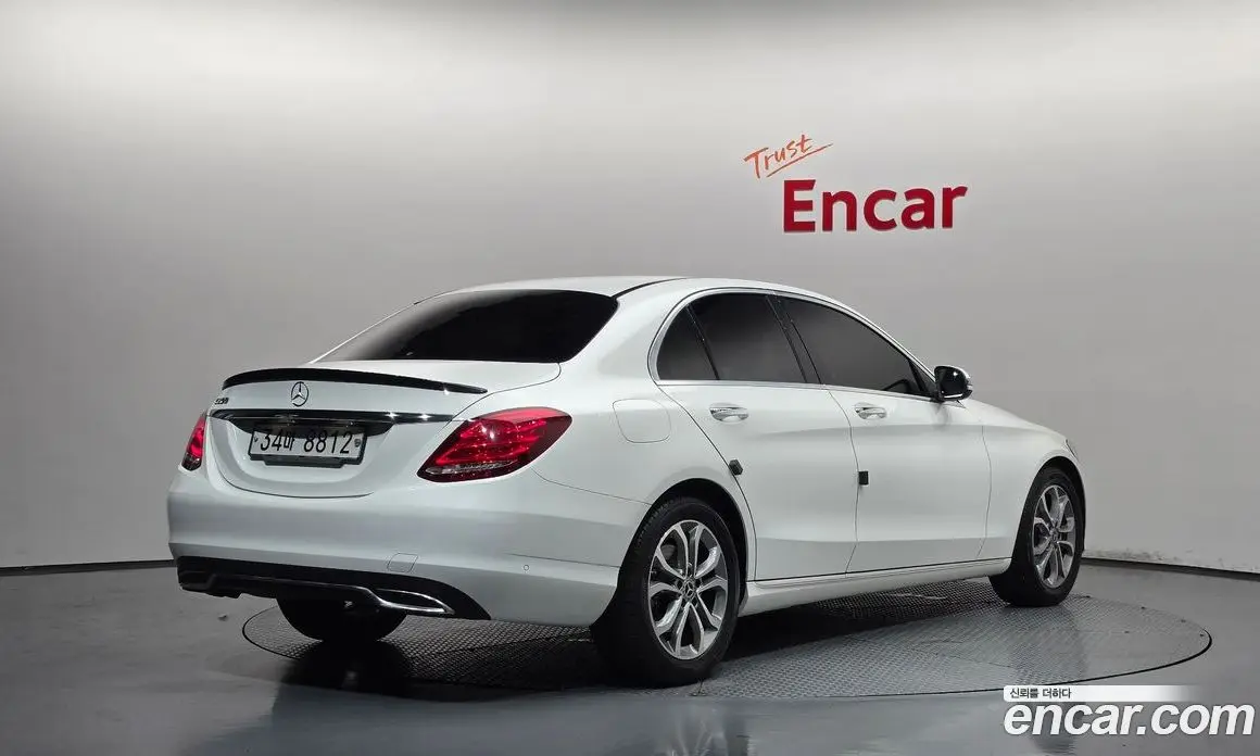 Mercedes-Benz C-Class 2017 2.0 автомат (гидро), фото 2 Mercedes-Benz C-Class 2017 2.0 автомат (гидро), фото 2