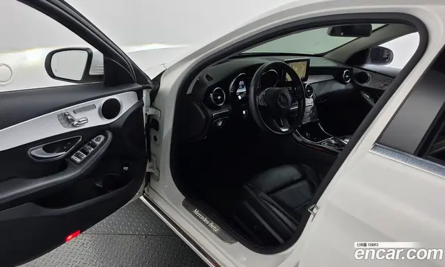 Mercedes-Benz C-Class 2017 2.0 автомат (гидро), миниатюра 10 Mercedes-Benz C-Class 2017 2.0 автомат (гидро), миниатюра 10