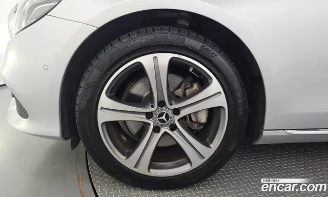 Mercedes-Benz E-Class 2019 1.9 автомат (гидро), миниатюра 5 Mercedes-Benz E-Class 2019 1.9 автомат (гидро), миниатюра 5