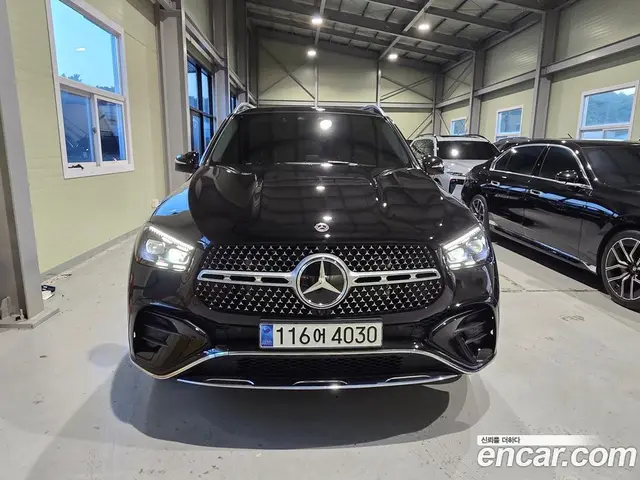 Mercedes-Benz GLE-Class 2023 3.0 автомат (гидро), миниатюра 3