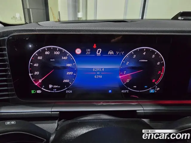 Mercedes-Benz GLE-Class 2023 3.0 автомат (гидро), миниатюра 5