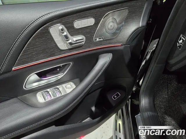 Mercedes-Benz GLE-Class 2023 3.0 автомат (гидро), миниатюра 9