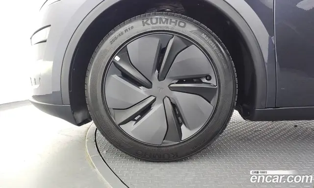 Tesla Model Y 2025 1.0 автомат (гидро), миниатюра 5 Tesla Model Y 2025 1.0 автомат (гидро), миниатюра 5