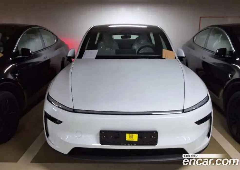Tesla Model Y 2026 1.0 автомат (гидро), фото 1 Tesla Model Y 2026 1.0 автомат (гидро), фото 1
