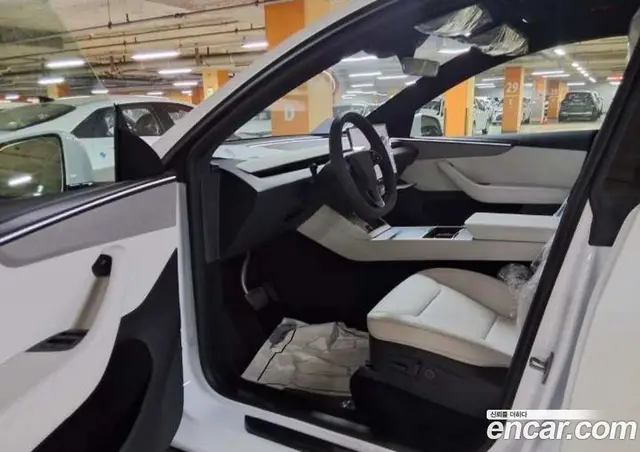 Tesla Model Y 2026 1.0 автомат (гидро), миниатюра 4 Tesla Model Y 2026 1.0 автомат (гидро), миниатюра 4