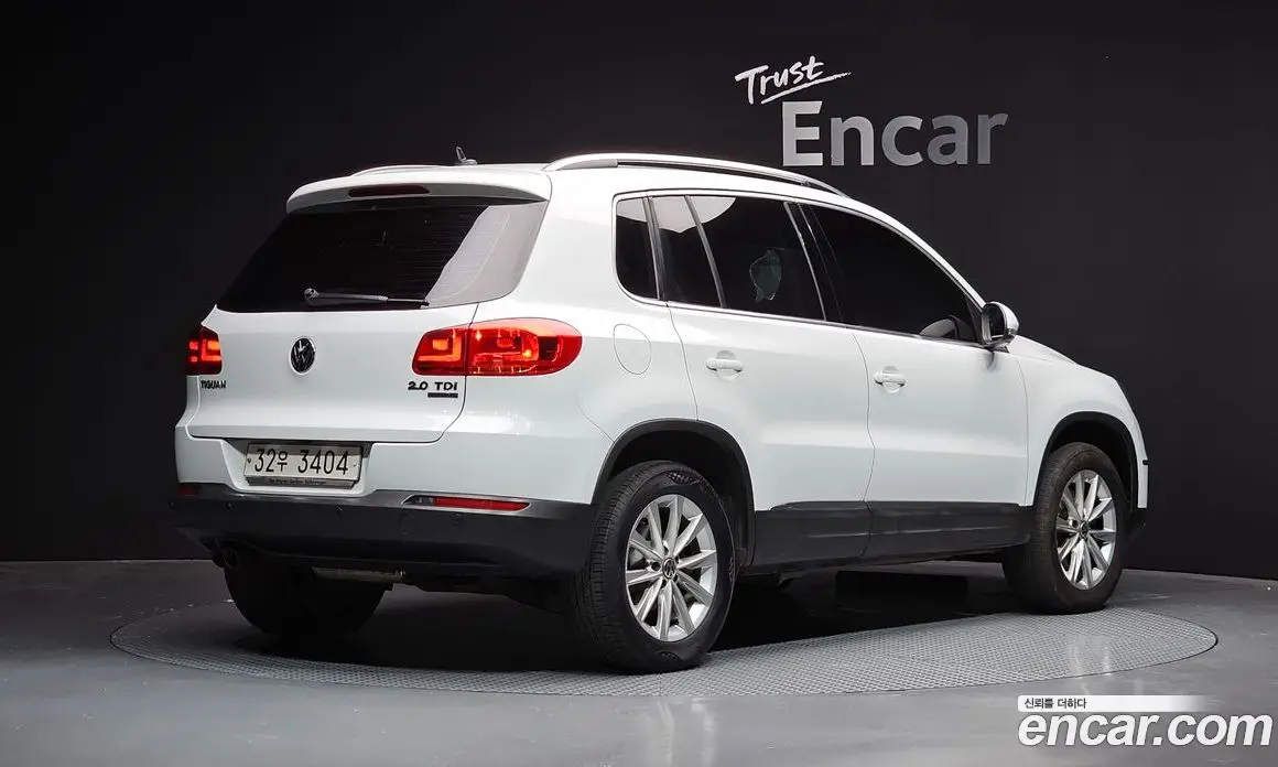 Volkswagen Tiguan 2015 2.0 автомат (гидро), фото 2 Volkswagen Tiguan 2015 2.0 автомат (гидро), фото 2
