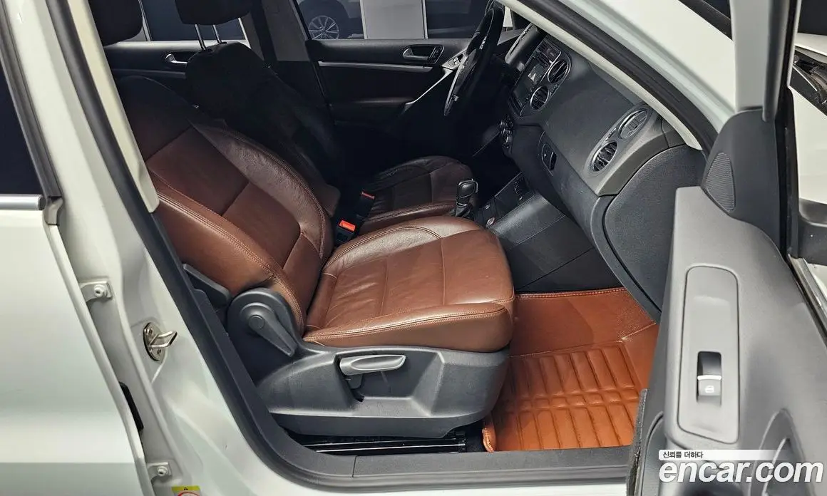 Volkswagen Tiguan 2015 2.0 автомат (гидро), фото 11 Volkswagen Tiguan 2015 2.0 автомат (гидро), фото 11
