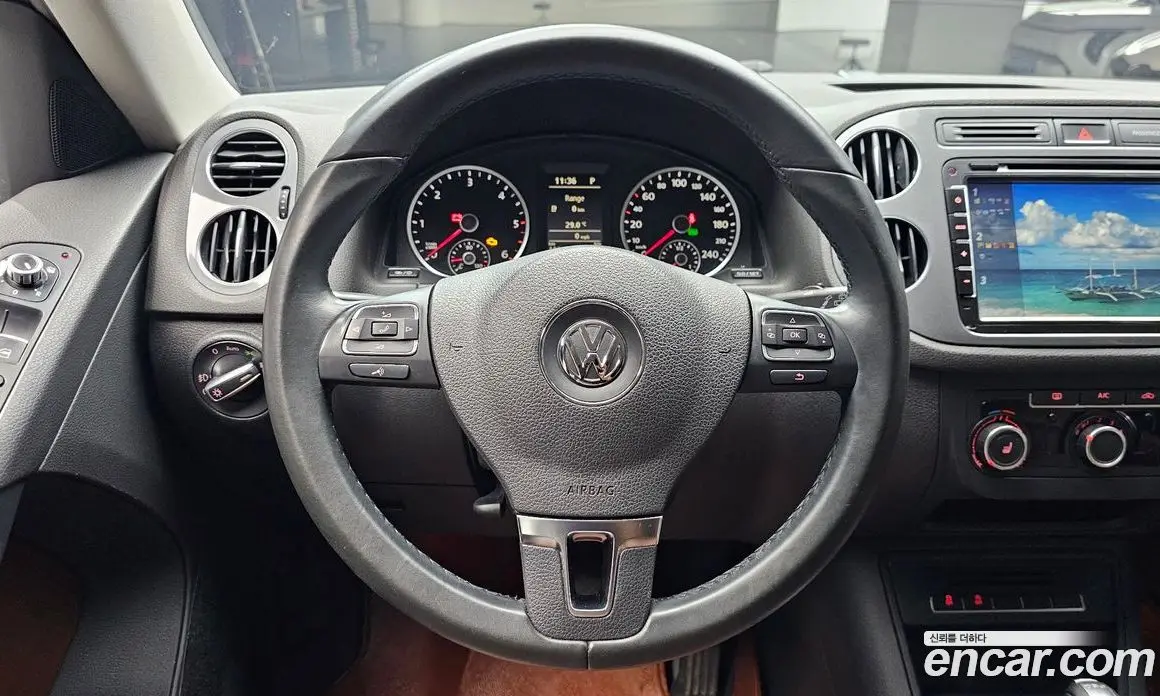 Volkswagen Tiguan 2015 2.0 автомат (гидро), фото 15 Volkswagen Tiguan 2015 2.0 автомат (гидро), фото 15
