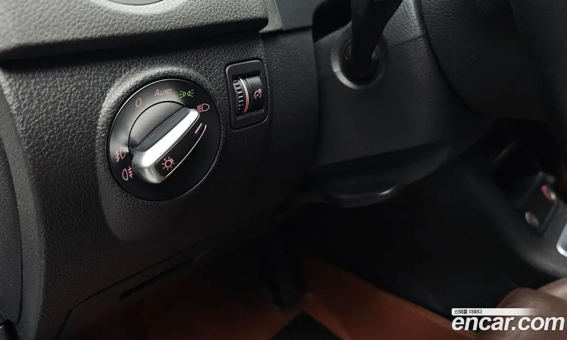 Volkswagen Tiguan 2015 2.0 автомат (гидро), фото 20 Volkswagen Tiguan 2015 2.0 автомат (гидро), фото 20