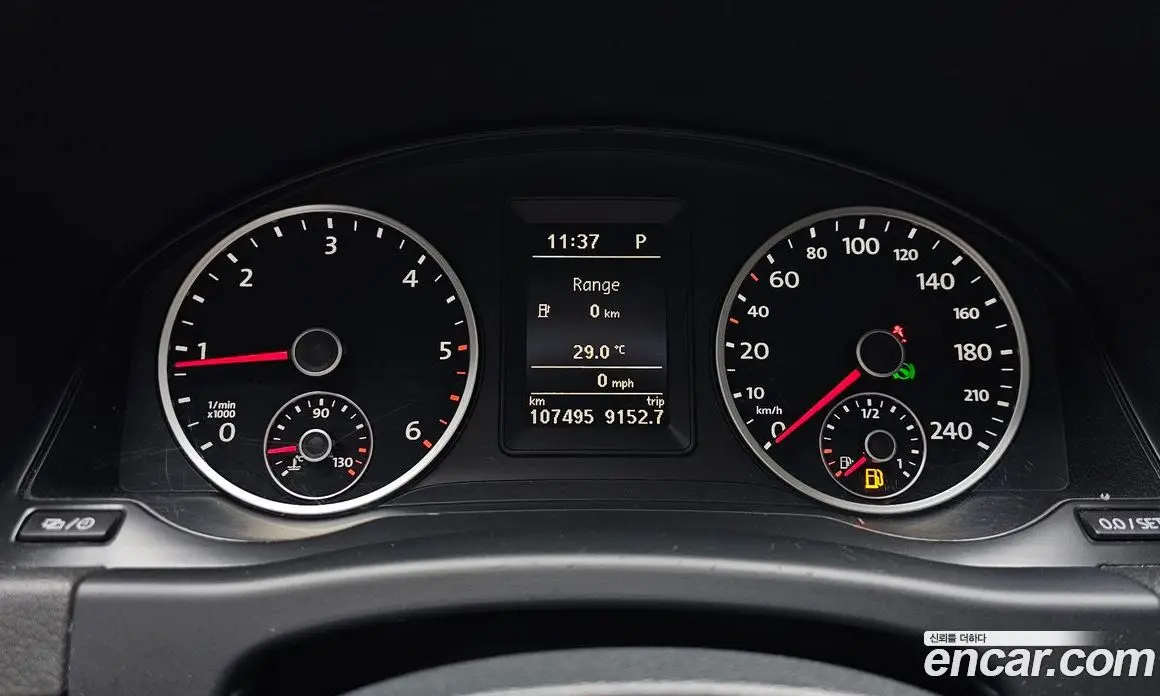 Volkswagen Tiguan 2015 2.0 автомат (гидро), фото 8 Volkswagen Tiguan 2015 2.0 автомат (гидро), фото 8